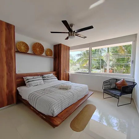 Centrally Located Apartments Steps Away From 5Th Avenue And The Beach! By.Yeah