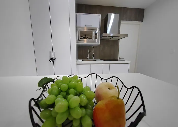 Centrally Located Steps Away From 5th Avenue And The Beach! By.yeah