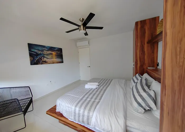 Centrally Located Steps Away From 5th Avenue And The Beach! By.yeah Playa del Carmen