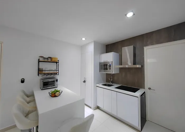 Centrally Located Steps Away From 5th Avenue And The Beach! By.yeah Appartement *