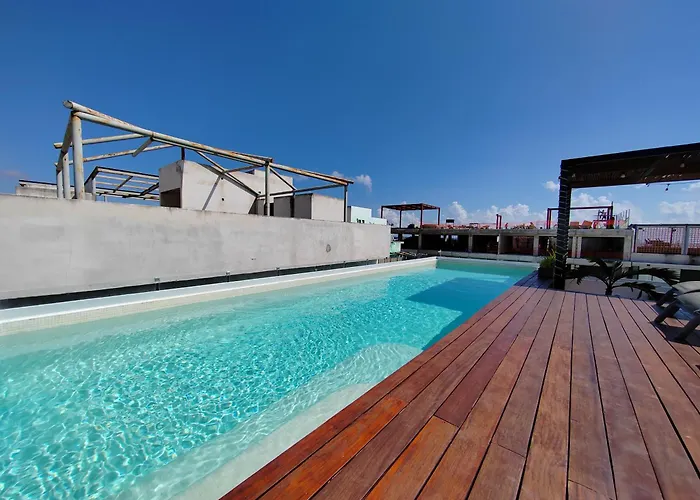 Centrally Located Steps Away From 5th Avenue And The Beach! By.yeah *