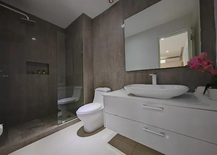 Centrally Located Steps Away From 5th Avenue And The Beach! By.yeah Apartamento