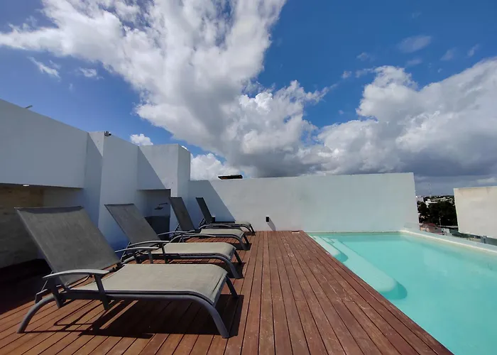 Centrally Located Steps Away From 5th Avenue And The Beach! By.yeah *