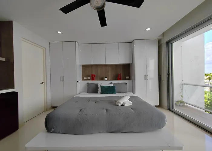 Centrally Located Steps Away From 5th Avenue And The Beach! By.yeah Apartamento