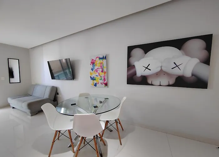 Centrally Located Steps Away From 5th Avenue And The Beach! By.yeah Apartamento