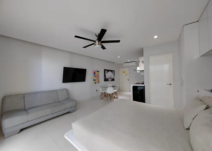 Centrally Located Steps Away From 5th Avenue And The Beach! By.yeah Apartamento Playa del Carmen
